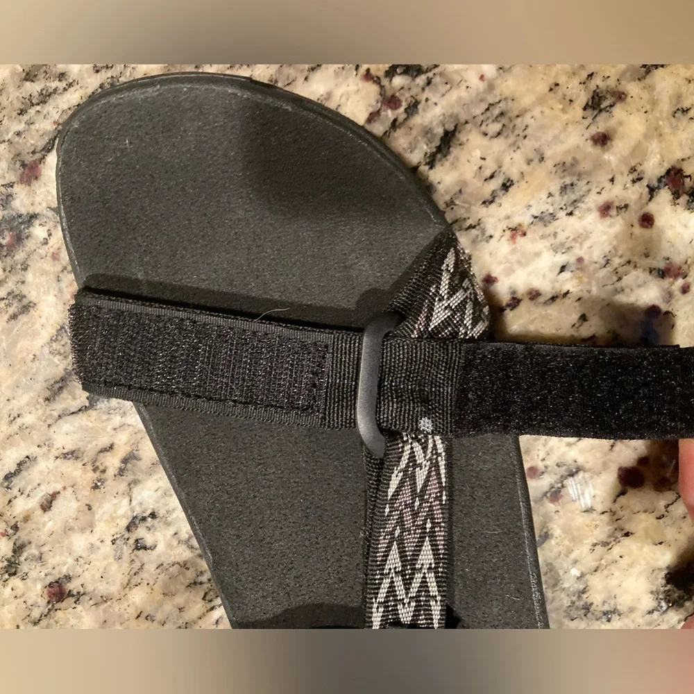 Men's Size 9 Teva Velcro Strap Shock Pad Sandals - Picture 8 of 14